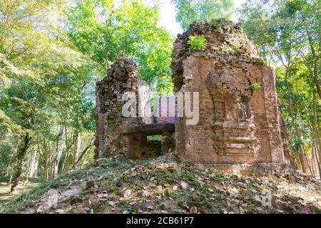 Kampong Thom, Cambogia - Sambor Prei Kuk a Kampong Thom, Cambogia. Fa parte della zona dei Templi di Sambor Prei Kuk, Patrimonio dell'Umanità. Foto Stock