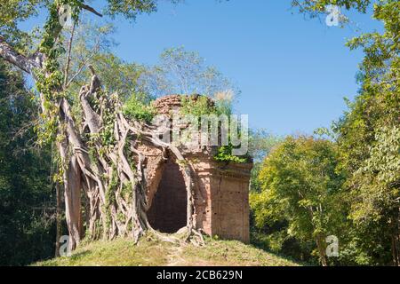 Kampong Thom, Cambogia - Sambor Prei Kuk a Kampong Thom, Cambogia. Fa parte della zona dei Templi di Sambor Prei Kuk, Patrimonio dell'Umanità. Foto Stock