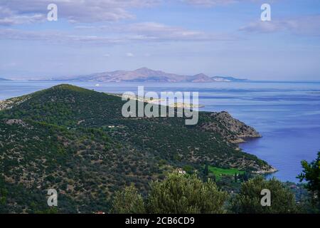Paesaggio rurale dell'isola greca fotografato a Poros una piccola coppia di isole greche nella parte meridionale del Golfo Saronico, Grecia Foto Stock