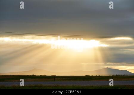 Sunburst lungo la strada per Malmesbury, Western Cape Foto Stock