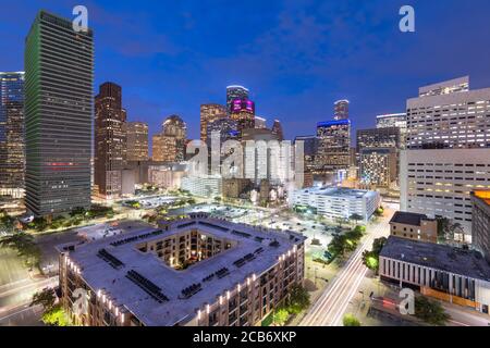 Houston, Texas, Stati Uniti città centro al tramonto nel quartiere finanziario. Foto Stock