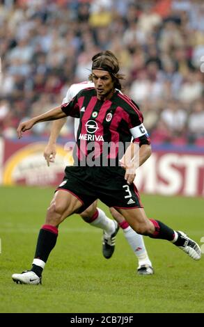 Milano Italia 16 settembre 2003, Stadio 'G.MEAZZA SAN SIRO', UEFA Champions League 2003/2004, AC Milan - FC Ajax: Paolo Maldini in azione durante la partita Foto Stock