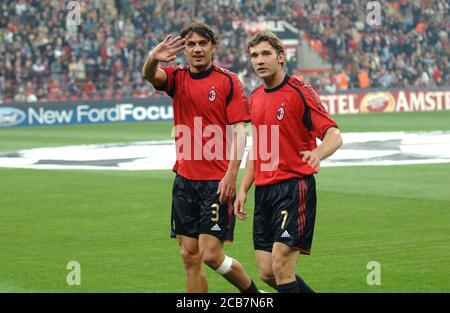 Milano Italia 06 aprile 2005, Stadio 'G.MEAZZA SAN SIRO', campionato di calcio Seria A 2004/2005, AC Milan - FC Inter : Paolo Maldini e Andriy Shevchenko prima della partita Foto Stock