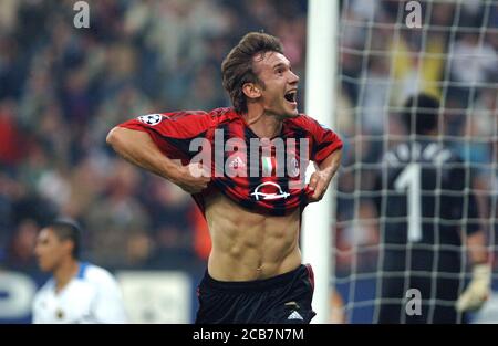 Milano Italia 06 aprile 2005, Stadio 'G.MEAZZA SAN SIRO', campionato di calcio Seria A 2004/2005, AC Milan - FC Inter : Foto Stock