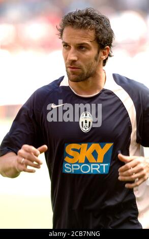 Milano Italia, 08 maggio 2005, Stadio 'G.MEAZZA SAN SIRO', Campionato Serious Football A 2004/2005, AC Milan - FC Juventus : Alessandro del Piero prima della partita Foto Stock