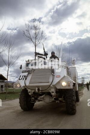 3 aprile 1994 durante la guerra in Bosnia: Esercito britannico Ass Sassoni del Reggimento del Duca di Wellington su Route Diamond, a nord-ovest di Vitez. Foto Stock