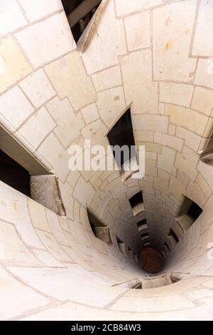 Scala a chiocciola a doppia elica, Château de Chambord, Chambord, Loir-et-Cher, Francia, Foto Stock