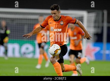 Gelsenkirchen, Germania. 11 Agosto 2020. Calcio, Europa League, Final-Eight, quarto finale: Schachtjor Donezk - FC Basilea all'Arena Verltins. Junior Moraes di Donetsk in azione. Credit: Bernd Thissen/dpa/Alamy Live News Foto Stock