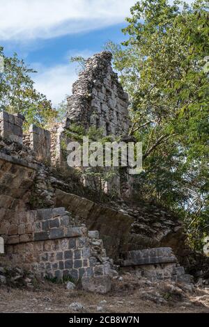 Il Dovecote o Pigeon House Gruppo di rovine nella città Maya di Uxmal in Yucatan, Messico. Città pre-ispanica di Uxmal - un Cente patrimonio dell'umanità dell'UNESCO Foto Stock