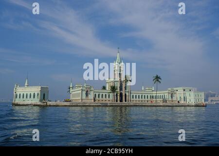 Brasile Rio de Janeiro - isola fiscale con ex palazzo - Ilha fiscale Foto Stock