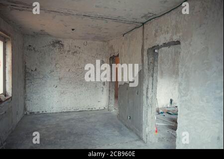 vecchia casa abbandonata in attesa di decorazione interna Foto Stock