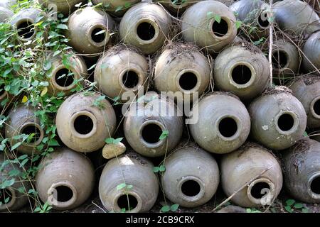 vecchio vaso in ceramica pile. terracotta in terracotta Foto Stock