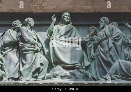 L'ultima cena, Gesù la statua di un affresco dipinto su una pietra Foto Stock