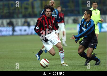 Milano Italia, 11 dicembre 2005, Stadio 'G.MEAZZA SAN SIRO', campionato di Calcio Seria A 2005/2006, FC Inter - AC Milano : Kaka in azione durante la partita Foto Stock