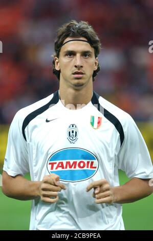 Milano Italia, 14 agosto 2005, Stadio 'SAN SIRO', Trofeo L.Berlusconi 2005 , AC Milan - FC Juventus : Zlatan Ibrahimovic prima della partita Foto Stock