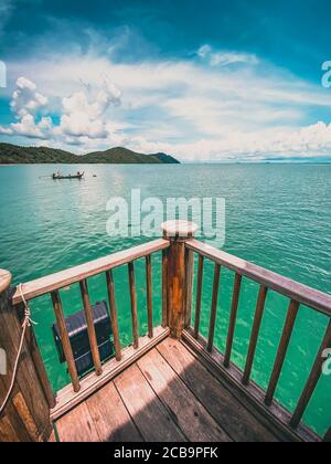 Vista del paradiso Santhiya resort a Koh Yao Yai, isola nel mare delle Andamane tra Krabi e Phuket Thailandia Foto Stock