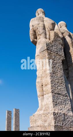 Sculture di epoca nazista The Discus Throwers by Karl Albiker at Stadio Olimpico di Berlino Foto Stock