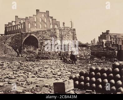 Gardner's Photographic Sketchbook of the War, Volume 2, 1863. Rovine di Arsenal, Richmond, Virginia. Foto Stock