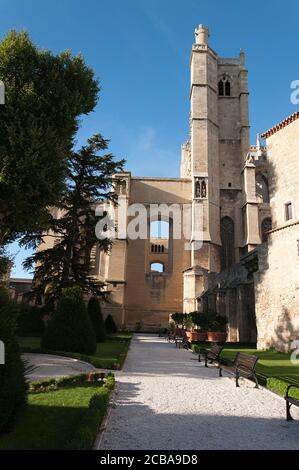 Parte della sezione incompiuta della cattedrale dei santi Giusto e pastore (Saint-Just-et-Saint-Pasteur), nella città di Narbonne situato in la langue Foto Stock