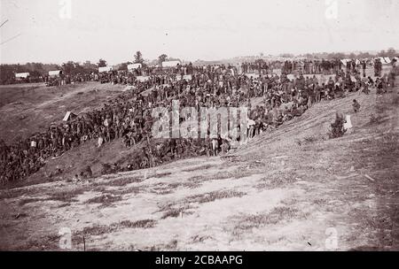 Prigionieri confederati a Belle Plain, 1863. Precedentemente attribuito a Mathew B. Brady. Foto Stock