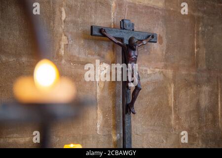 MARBURG, GERMANIA - 12 febbraio 2018: Crocifissione di Gesù all'interno della Chiesa di Santa Elisabetta a Marburg, Germania. Foto Stock