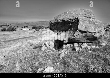 Samson's Toe, un masso glaciale erratico a Winskill Stones ... Foto Stock