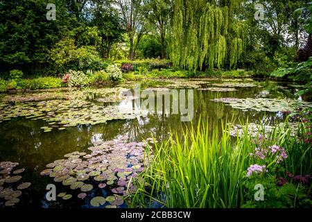 GIVERNY, Francia, 21 maggio 2015 : impressionisti giardini e stagni di Claude Monet a Giverny, Normandia, Francia Foto Stock