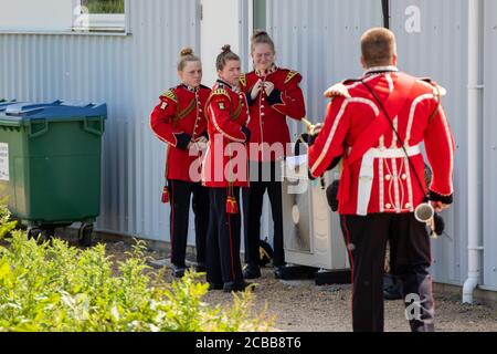 Tradizionale banda militare di marcia alla sfilata di Framlingham Gala Foto Stock