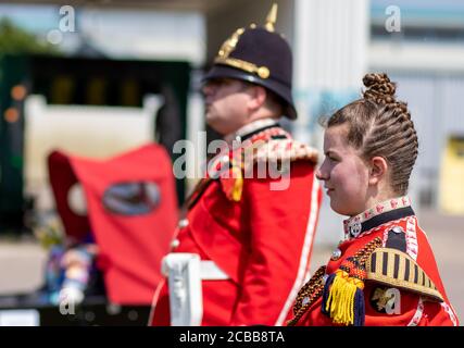 Tradizionale banda militare di marcia alla sfilata di Framlingham Gala Foto Stock