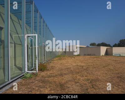 Interessante architettura moderna presso la stazione a razzo chiamata Rakenstation Hombroich, qui un edificio della fondazione Langen Foto Stock