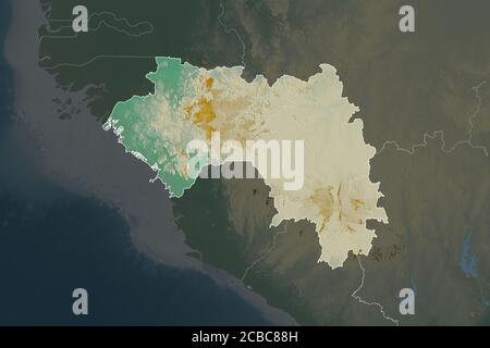 Forma della Guinea separata dalla desaturazione delle aree limitrofe. Bordi. Mappa di rilievo topografico. Rendering 3D Foto Stock