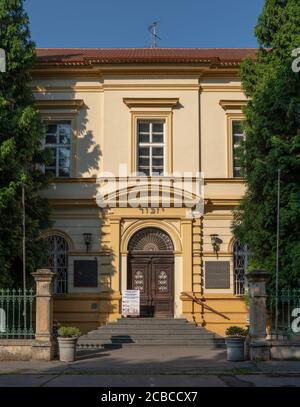 Ingresso al principale Museo del Ghetto di Terezin (Theresienstadt), ex scuola usata come casa per ragazzi durante l'esistenza del ghetto. Foto Stock