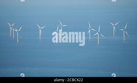 Nordsee, Germania. 07 agosto 2020. Un parco eolico offshore nel Mare del Nord Credit: Sina Schuldt/dpa/Alamy Live News Foto Stock