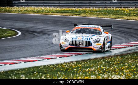 Oschersleben, Germania, 27 aprile 2019: Pilota Jimmy Eriksson alla guida di una Mercedes-AMG GT3 durante una gara di auto master GT alla Motorsport Arena Foto Stock