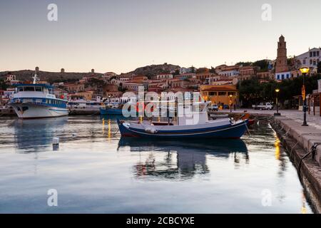 Vista del villaggio sull isola di Halki in Grecia. Foto Stock