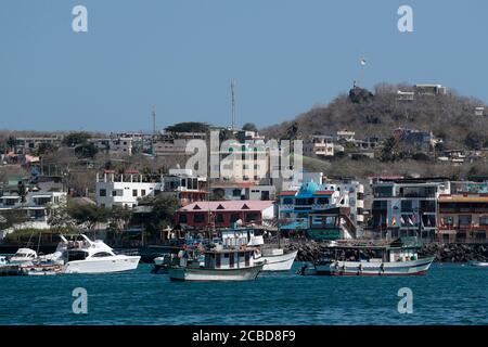 Puerto Baquerizo Moreno, - dal mare - Isla San Cristobal, Galapagos, Ecuador 25 Nov 2017 Foto Stock