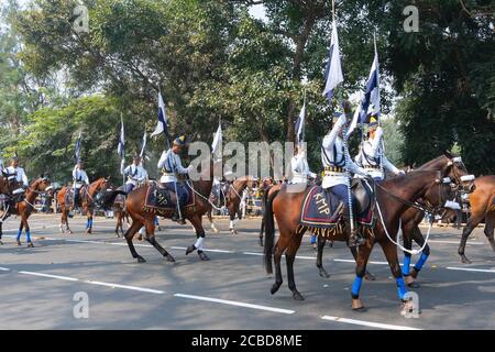 Kolkata, Bengala Occidentale, India - 26 Gennaio 2020 : i dirigenti della Kolkata Mounted Police (KMP) stanno marciando oltre sui loro cavalli, per il giorno della Repubblica Indiana. Foto Stock