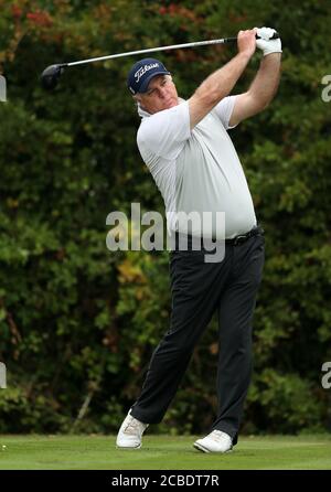 Stephen Dodd, nel Galles, si tee il 4° giorno del Celtic Classic al Celtic Manor Resort. Foto Stock