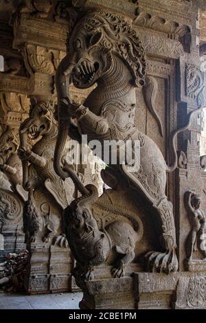 Famose sculture, il tempio di Srivilliputhur Andal, Tamil Nadu, è famoso per i suoi templi indù in stile dravidiana. Una terra di patrimonio culturale e religioso Foto Stock