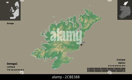 Forma di Donegal, contea dell'Irlanda, e la sua capitale. Scala della distanza, anteprime ed etichette. Mappa di rilievo topografico. Rendering 3D Foto Stock