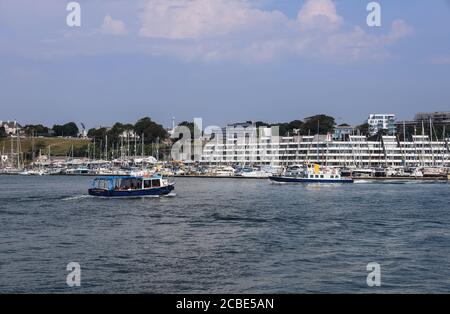 Il traghetto Edgcumbe Belle Cremyll che attraversa il fiume Tamar da Plymouth alla Cornovaglia. Il traghetto passeggeri fornisce un servizio di linea tutto l'anno tra Foto Stock