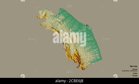 Regione Marche, regione d'Italia, isolata su fondo solido in una scatola di delimitazione georeferenziata. Etichette. Mappa di rilievo topografico. Rendering 3D Foto Stock