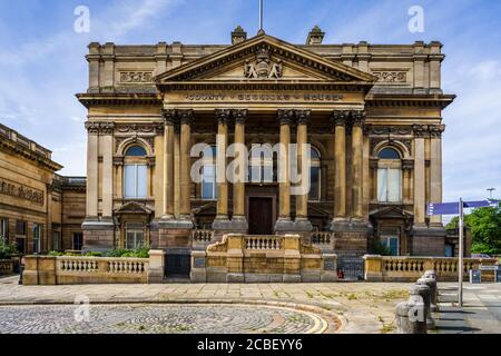 Liverpool County Sessions House, Islington, Liverpool. Completato nel 1884 come tribunale della contea locale, gli architetti F & G Holme. Chiuso 1984, grado II*. Foto Stock