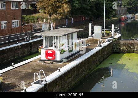 Thames Lock, Brentford Dock, Brentford, Middlesex, Regno Unito Foto Stock