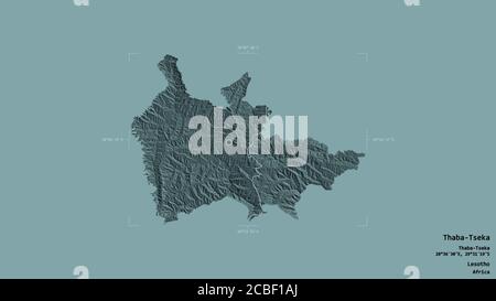 Area di Thaba-Tseka, distretto del Lesotho, isolato su uno sfondo solido in una scatola di delimitazione georeferenziata. Etichette. Mappa di elevazione colorata. Rendering 3D Foto Stock