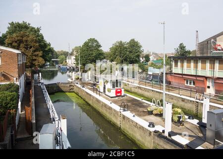 Thames Lock, Brentford Lock, Brentford, Middlesex, Regno Unito Foto Stock