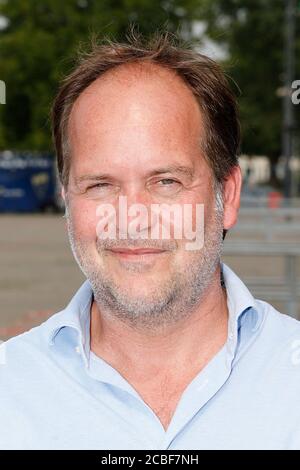 Rotterdam, Paesi Bassi. 13 Agosto 2020. ROTTERDAM, 13-08-2020 Michel van Egmond, giornalista sportivo che si prepara per un podcast VI (Voetbal International) Credit: Pro Shots/Alamy Live News Foto Stock