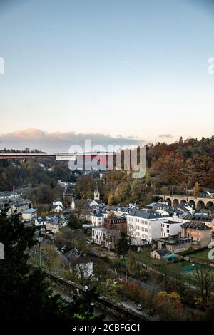 Vista sul Ponte della Granduchessa Charlotte a Lussemburgo Foto Stock