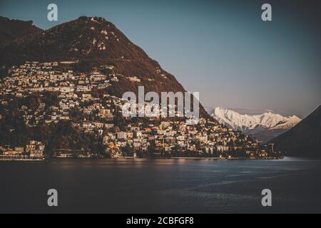 Vista di Lugano dal lago Foto Stock