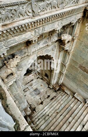 Raniji ki Baori, anche conosciuto come la steppwell della regina è un passo notato situato nella città di Bundi, Rajasthan. India. Foto Stock